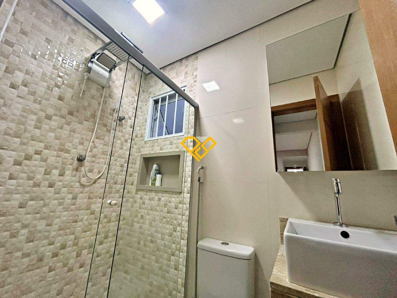 Sobreposta Baixa à venda no Campo Grande: Wc suíte 1