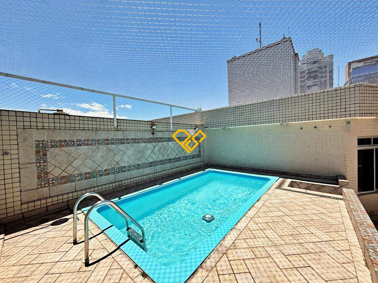 Cobertura à venda no Gonzaga: Piscina