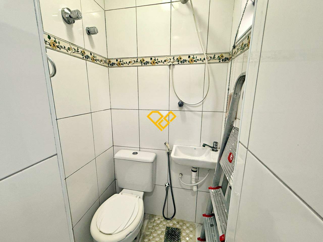 Apartamento à venda no Boqueirão: Wc de serviço