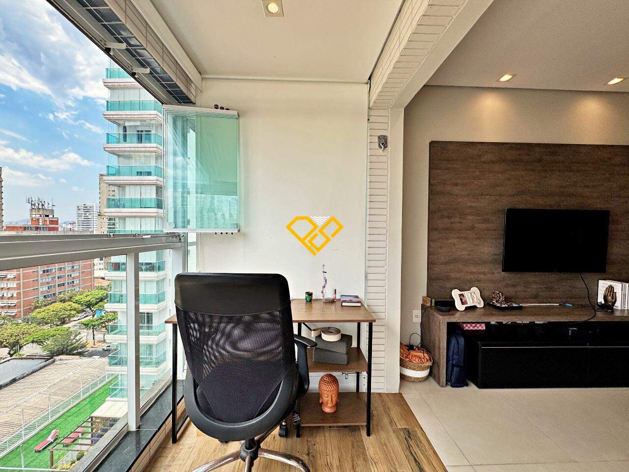 Apartamento à venda no Embaré: Varanda e sala
