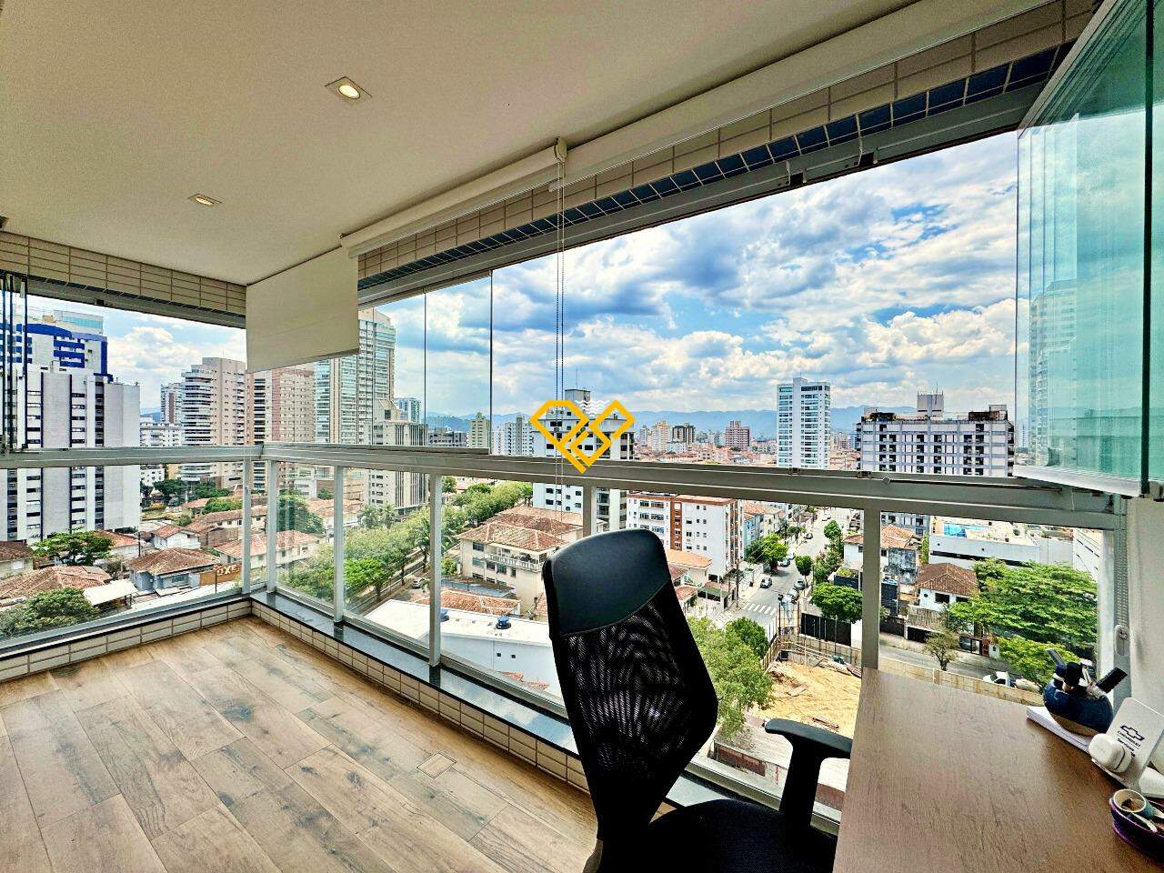 Apartamento à venda no Embaré: Varanda