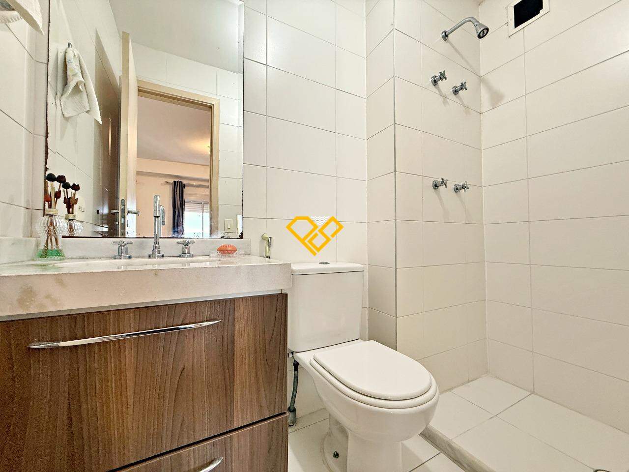 Apartamento à venda no José Menino: Wc social