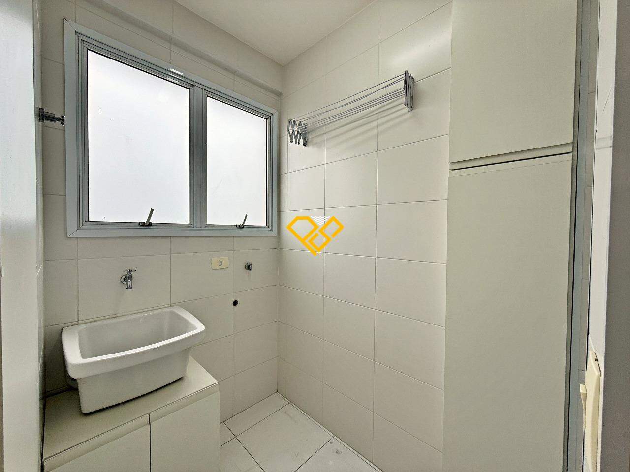 Apartamento à venda no Encruzilhada: Área de serviço