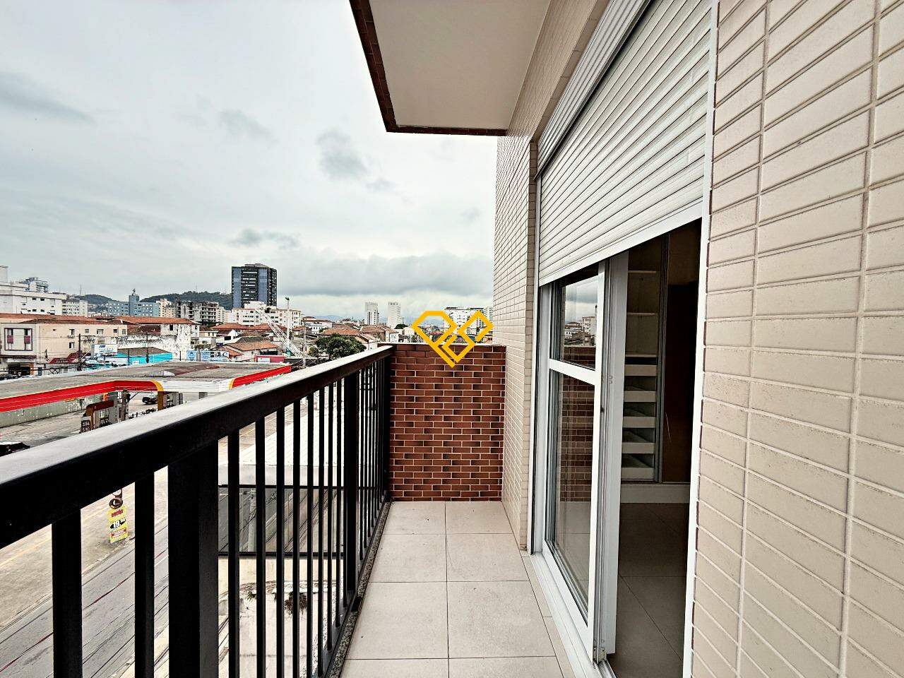 Apartamento à venda no Encruzilhada: Varanda dorm 1