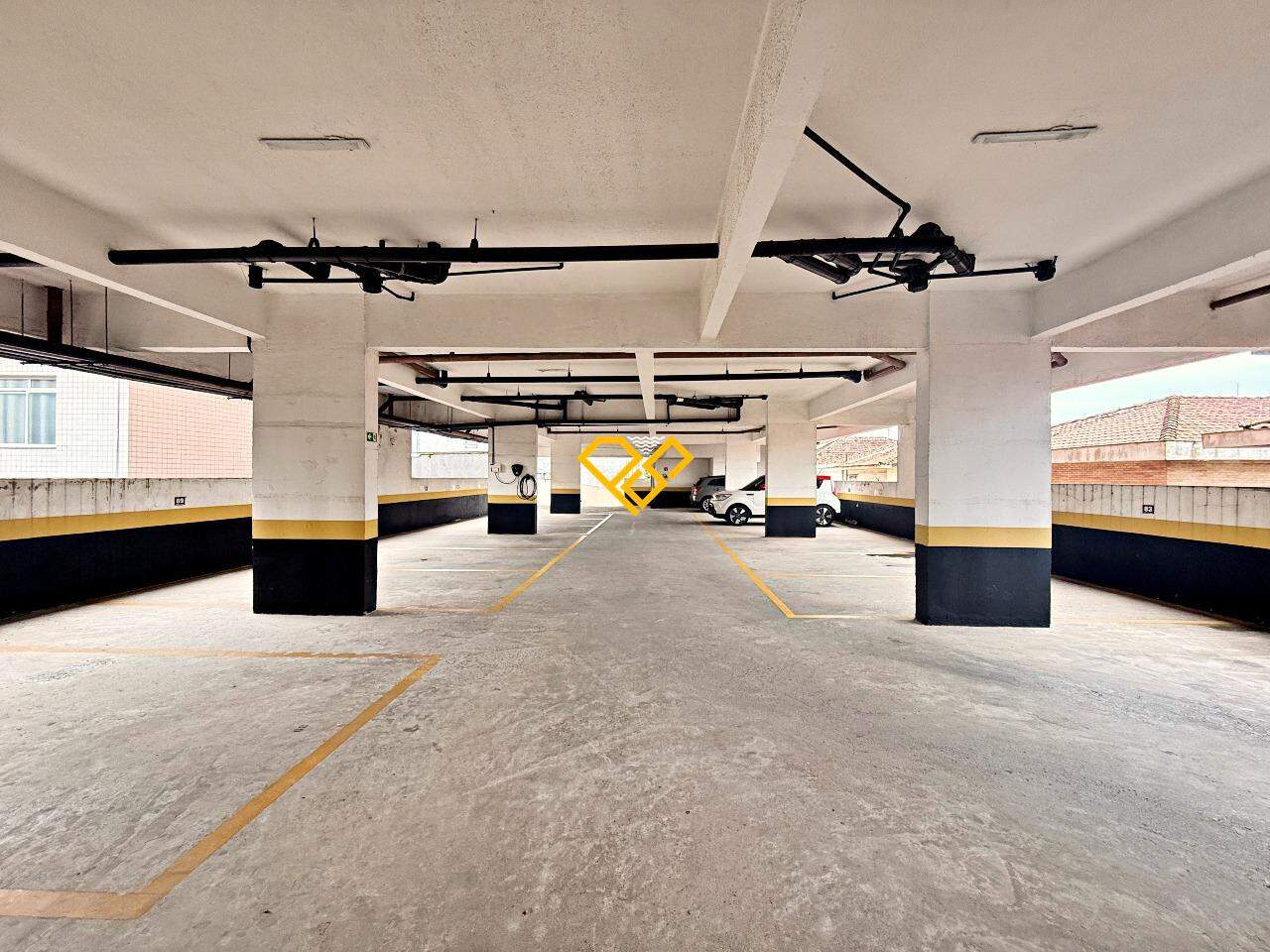 Apartamento à venda no Encruzilhada: Garagem