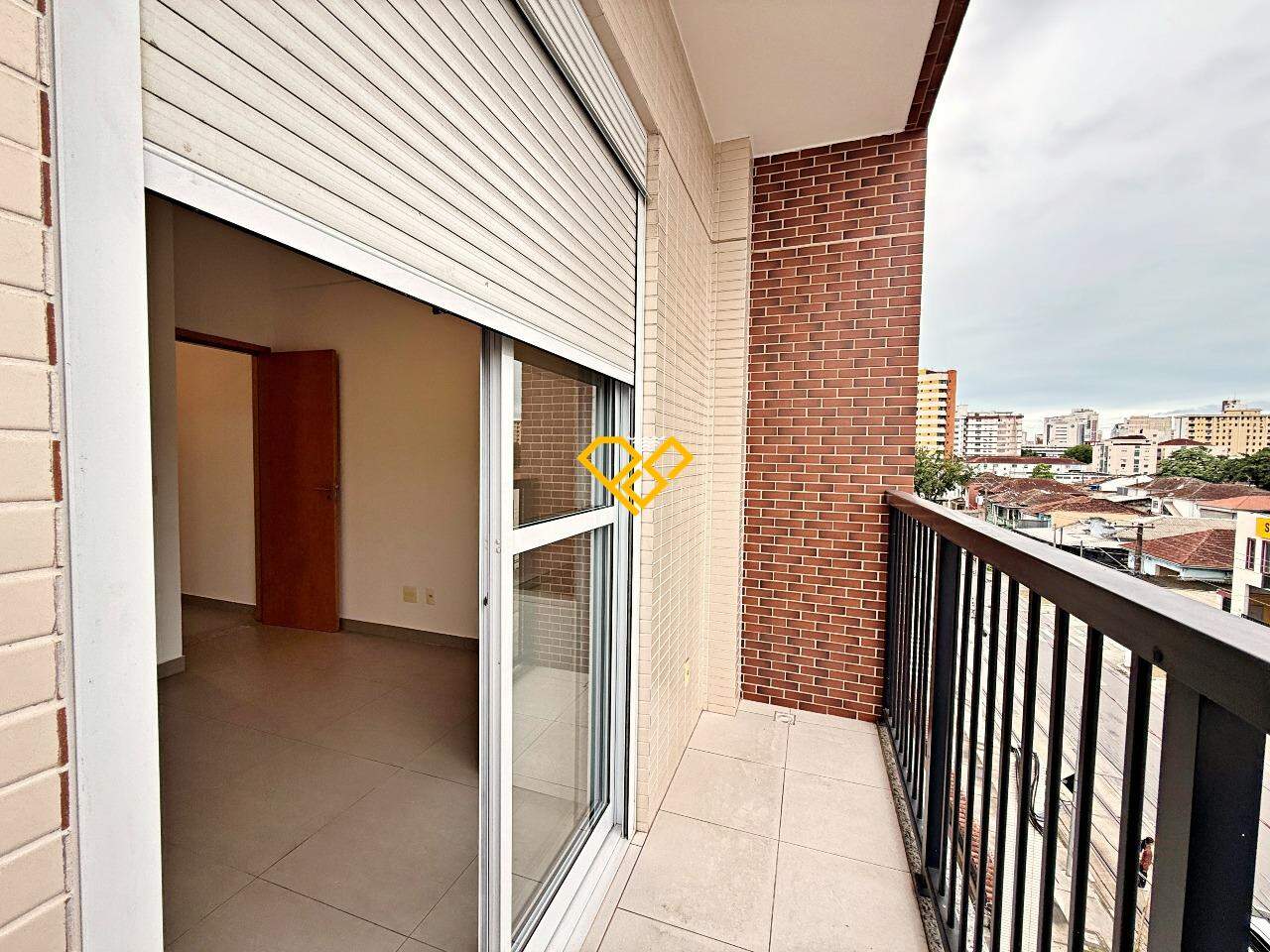 Apartamento à venda no Encruzilhada: Varanda dorm 1