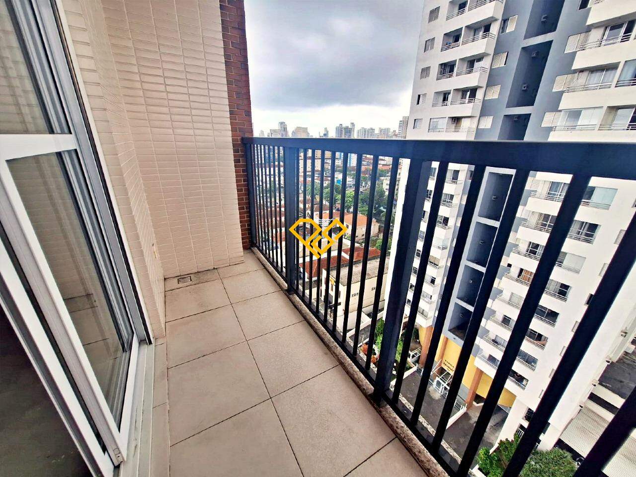 Apartamento à venda no Encruzilhada: Varanda