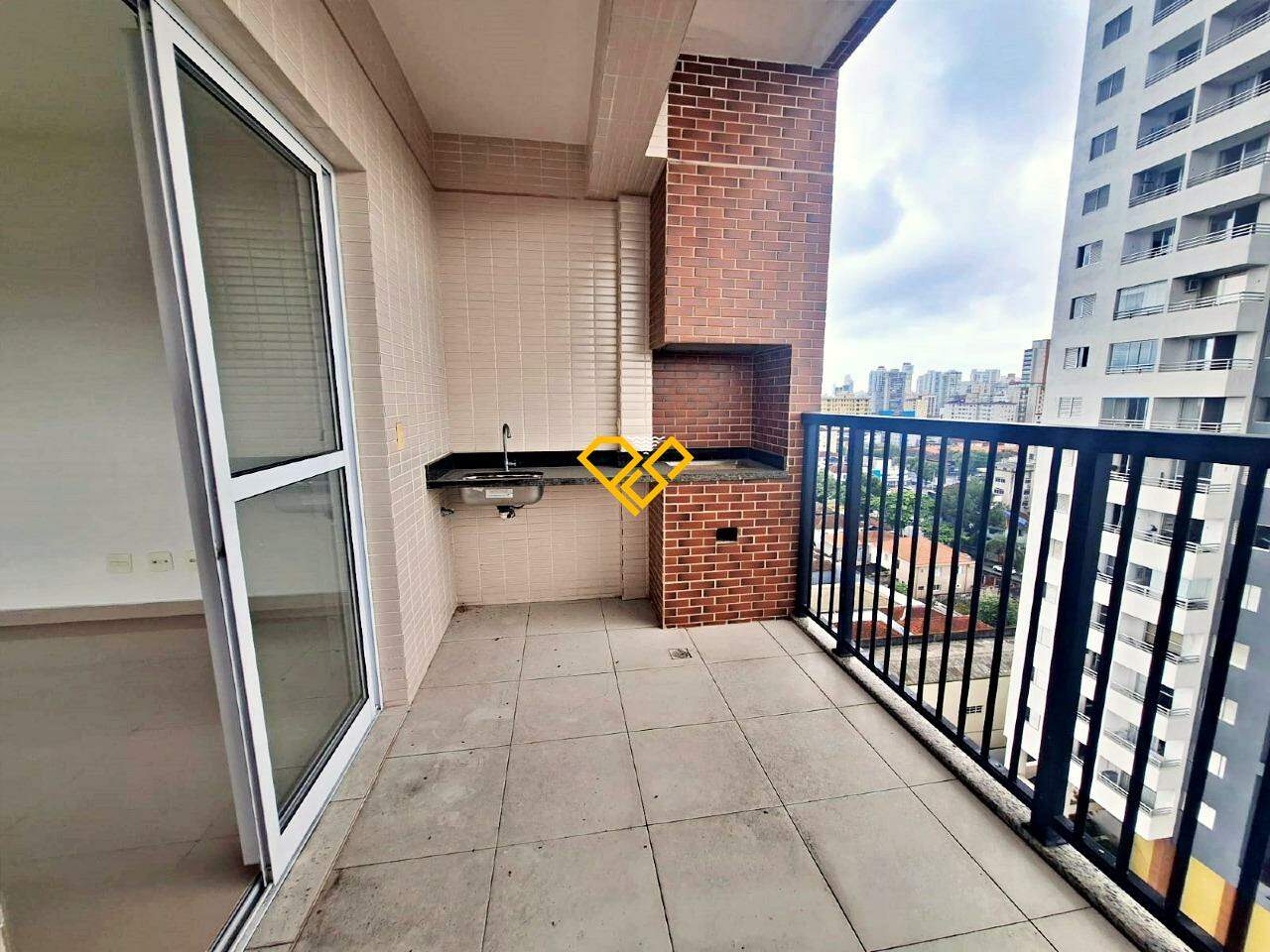 Apartamento à venda no Encruzilhada: Varanda com churrasqueira