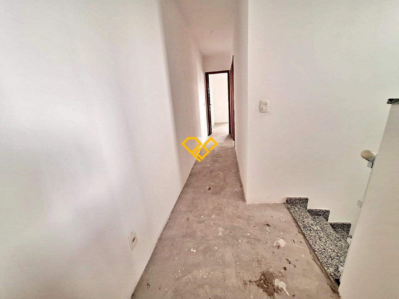 Apartamento à venda no Encruzilhada: Segundo piso