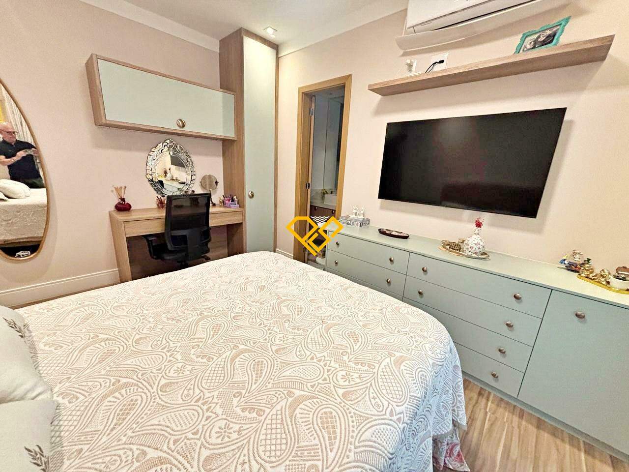 Apartamento à venda no Embaré: Suíte 3