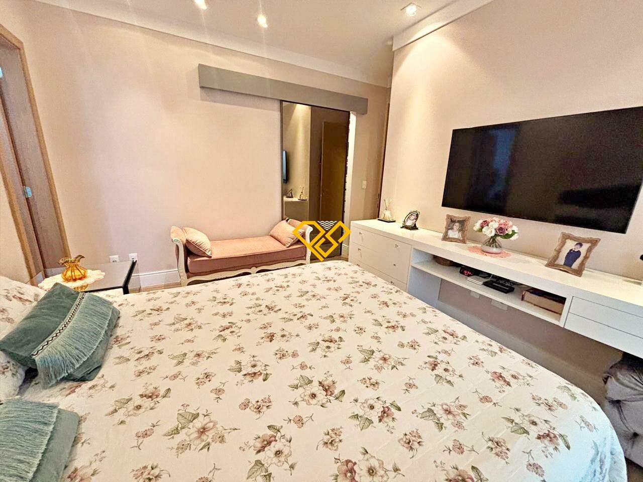 Apartamento à venda no Embaré: Suíte 1