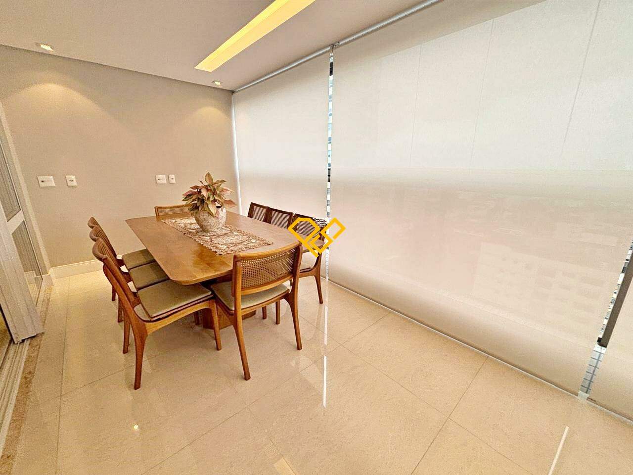 Apartamento à venda no Embaré: Varanda