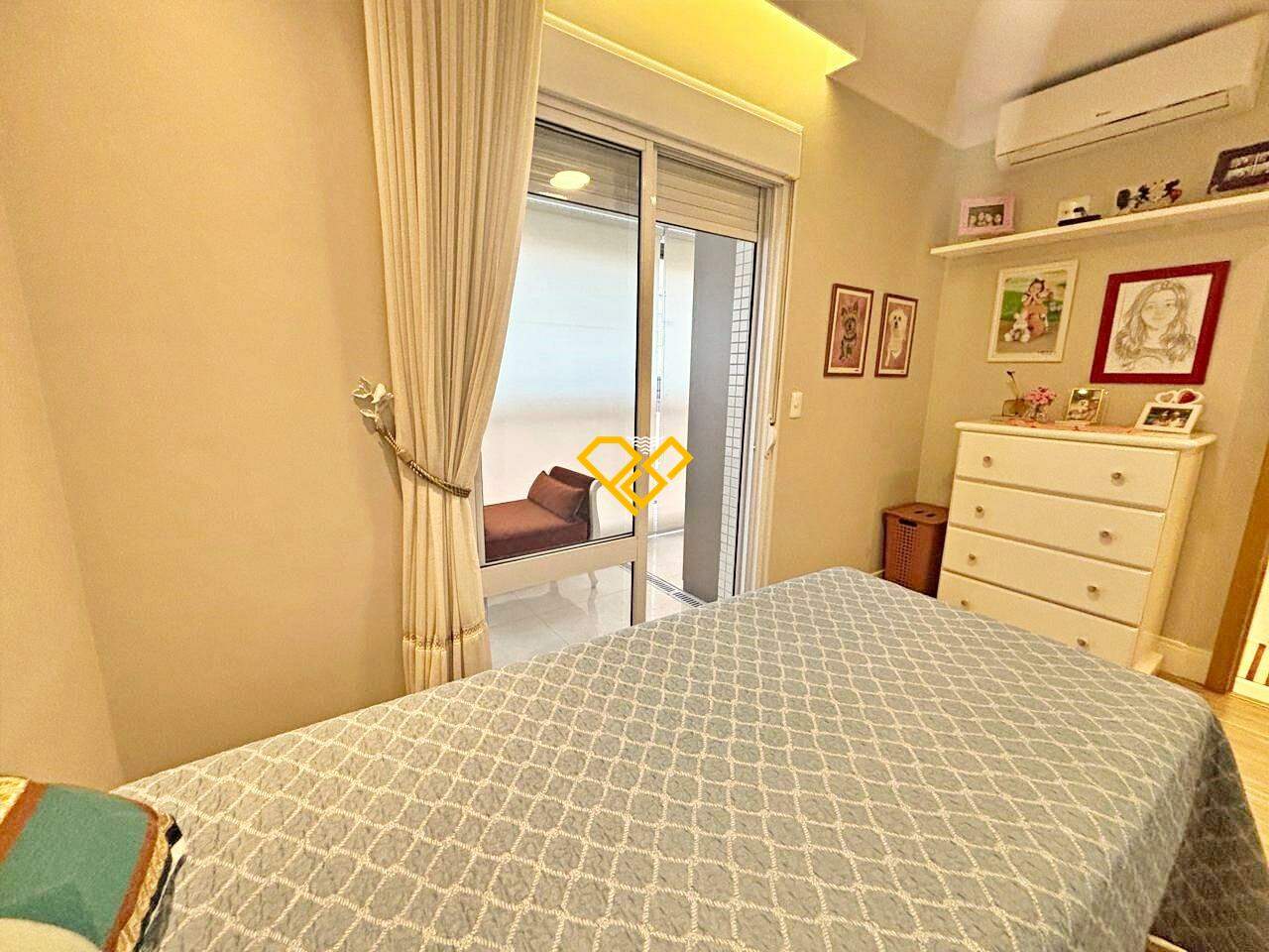 Apartamento à venda no Embaré: Suíte 2
