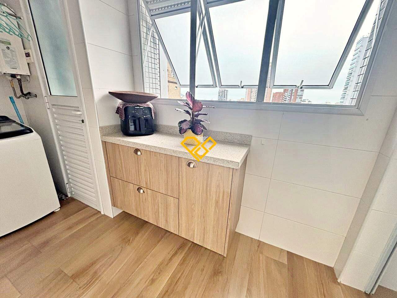 Apartamento à venda no Embaré: Área de serviço