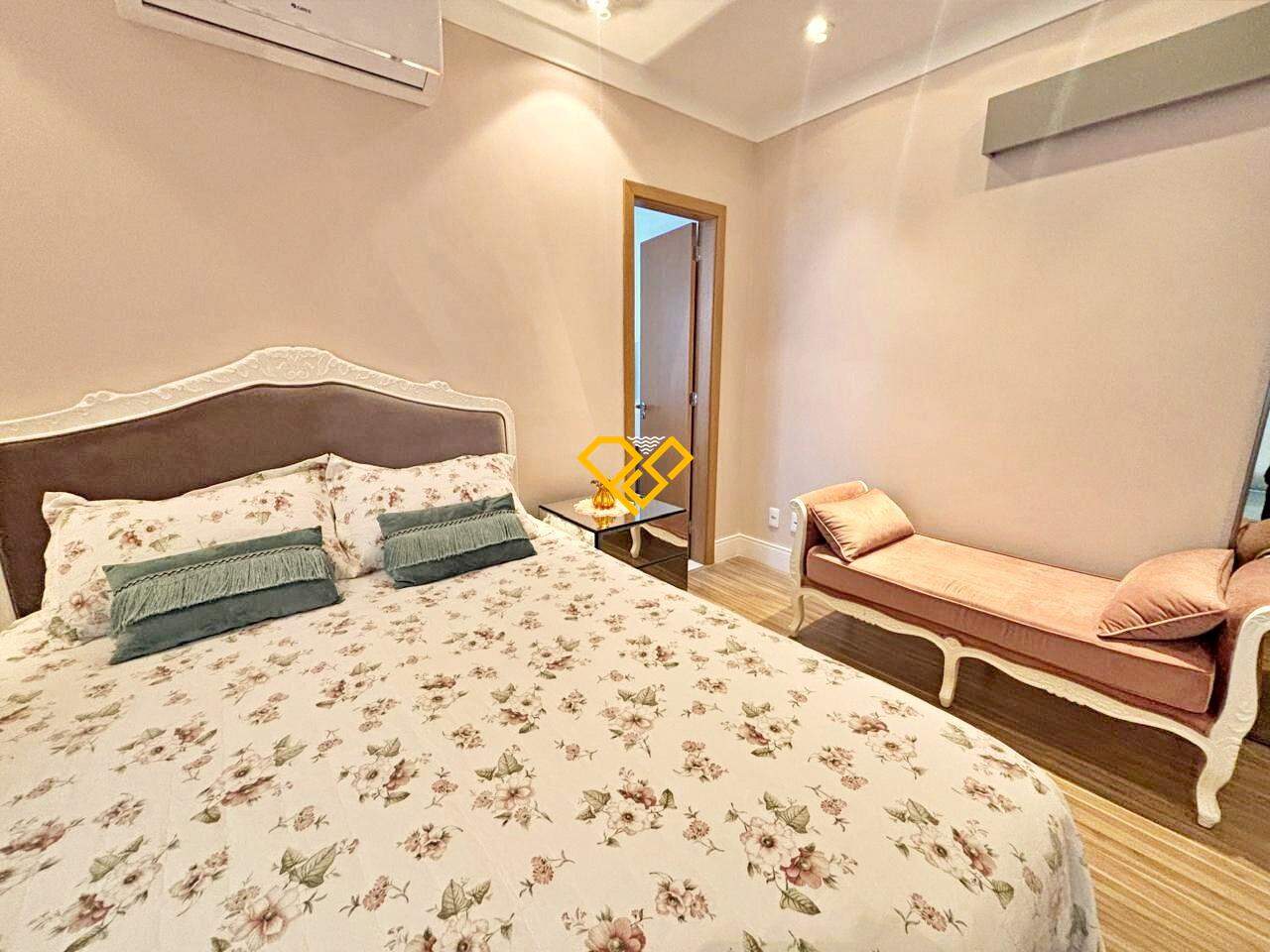 Apartamento à venda no Embaré: Suíte 1