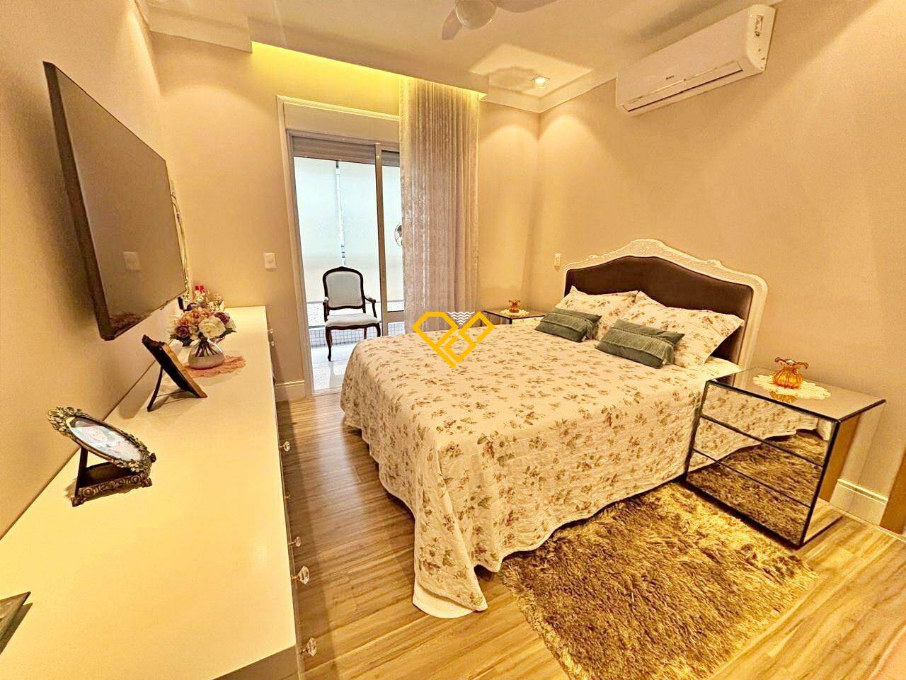 Apartamento à venda no Embaré: Suíte 1