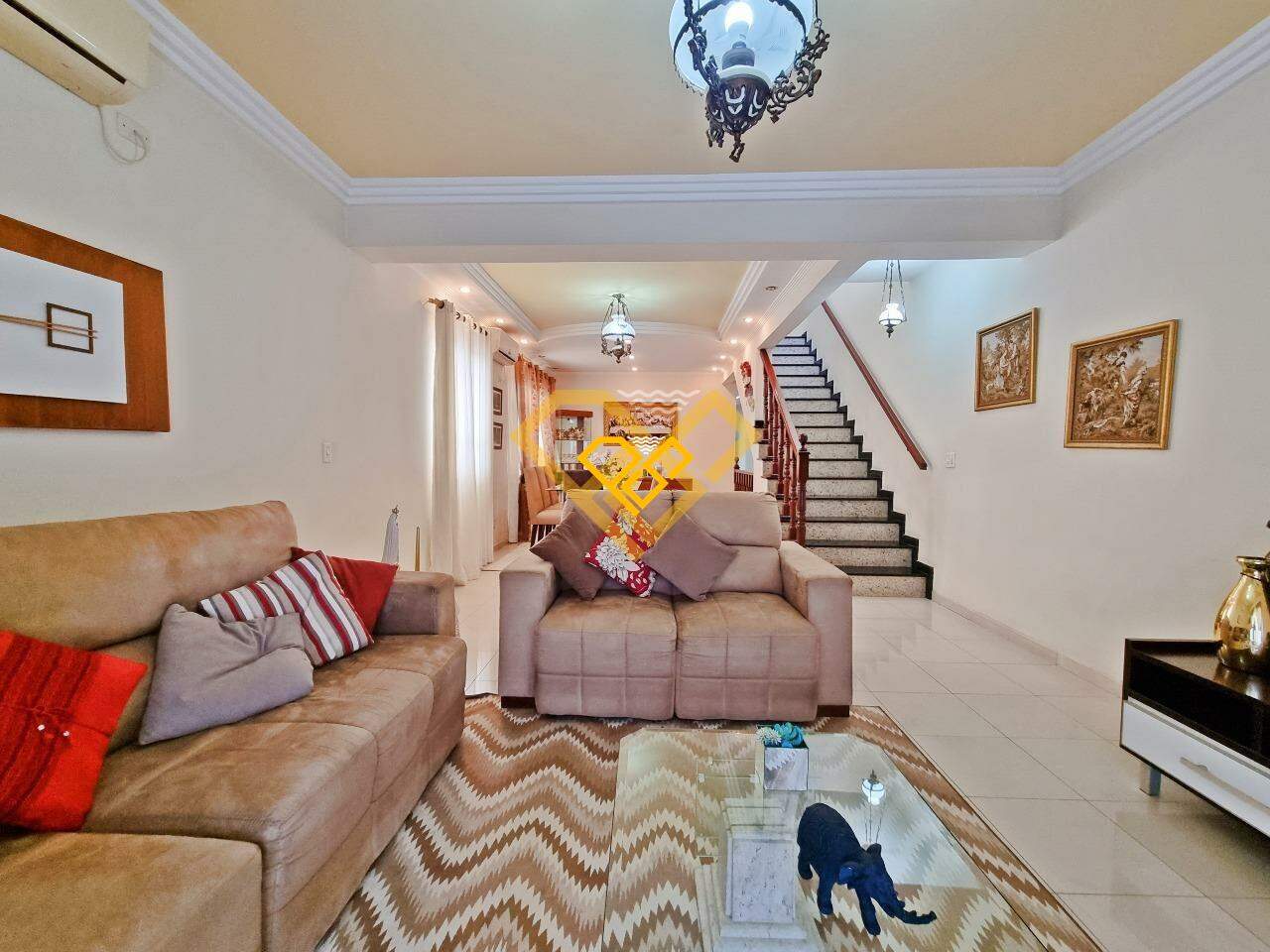 Casa à venda no Embaré: sala