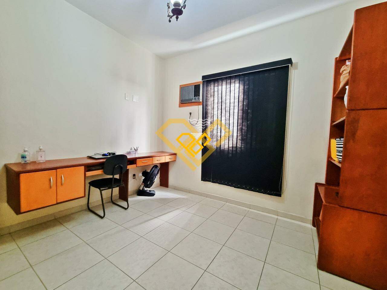 Casa à venda no Embaré: dormitório 5 / escritório
