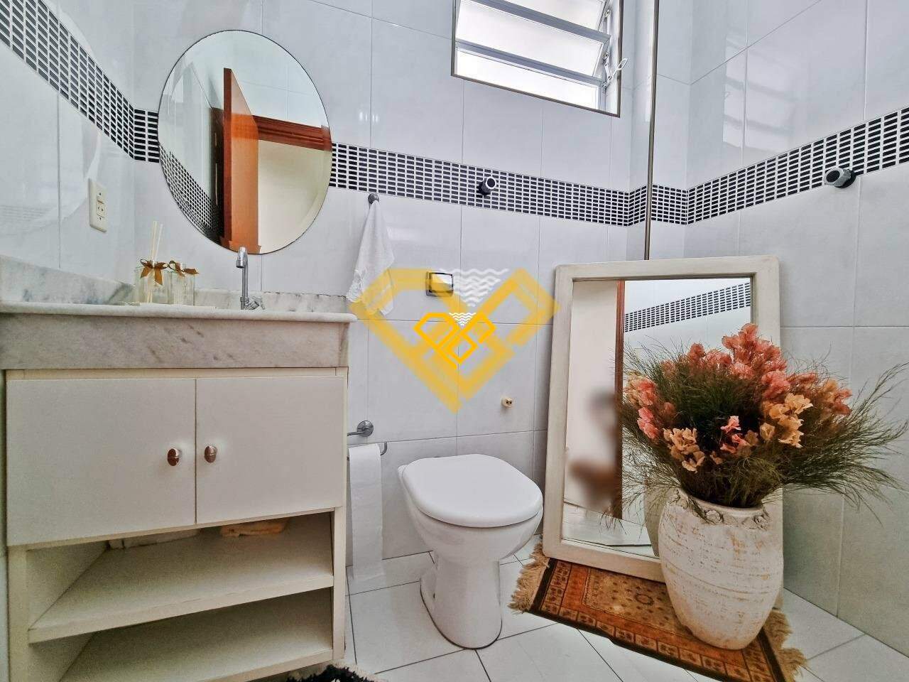 Casa à venda no Embaré: lavabo