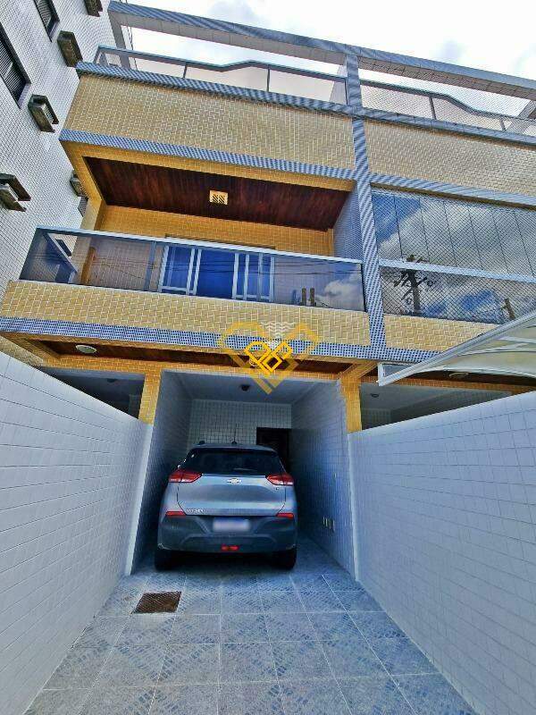 Casa à venda no Embaré: 