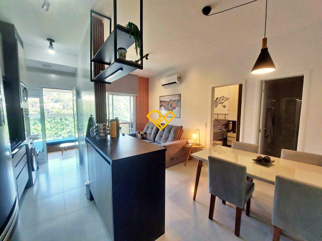 Apartamento à venda no José Menino: Sala e cozinha