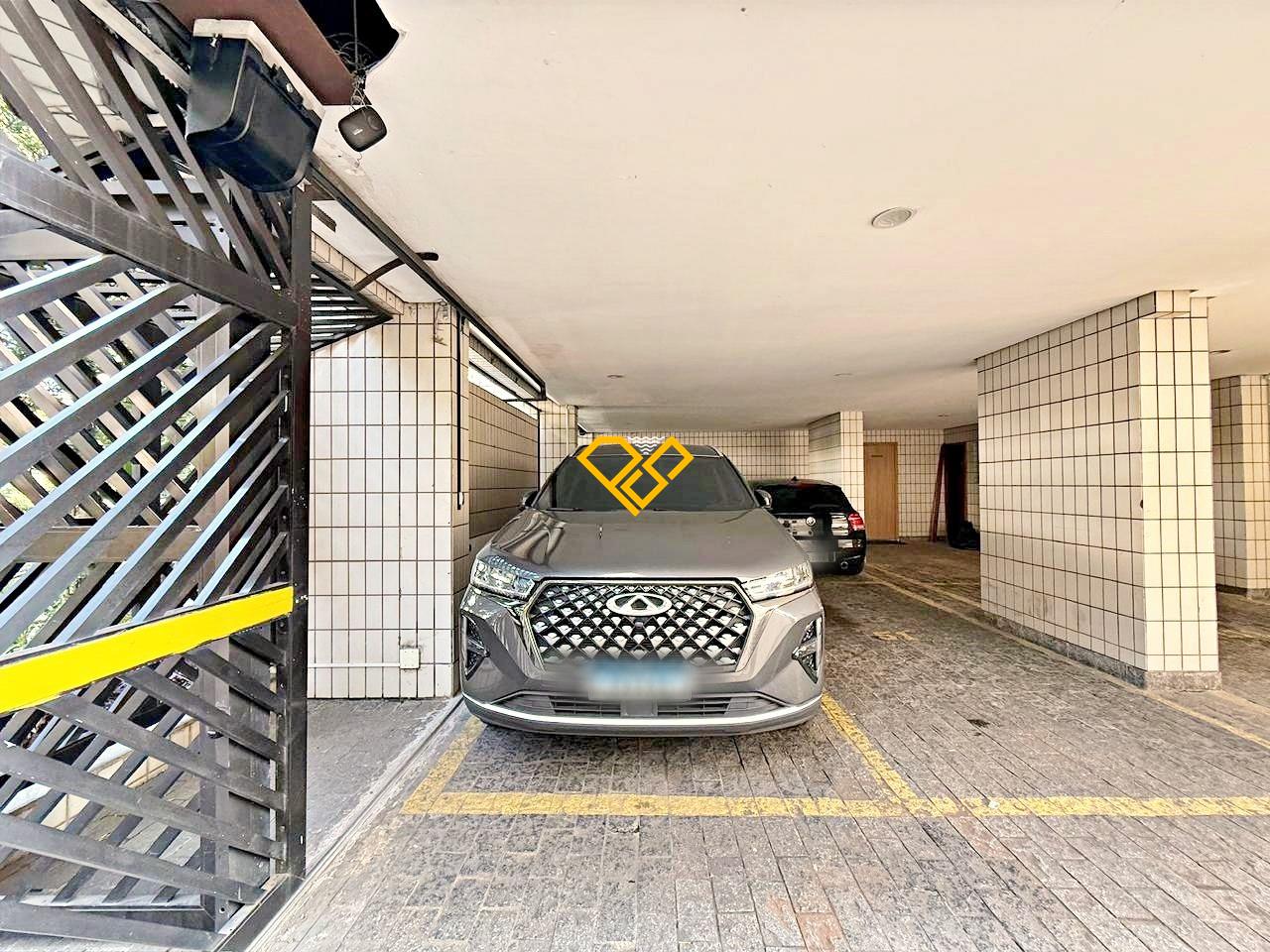 Apartamento à venda no Gonzaga: Garagem