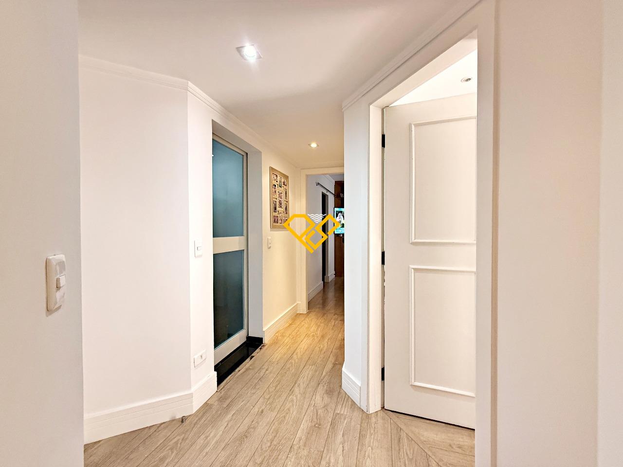 Apartamento à venda no Gonzaga: Hall íntimo