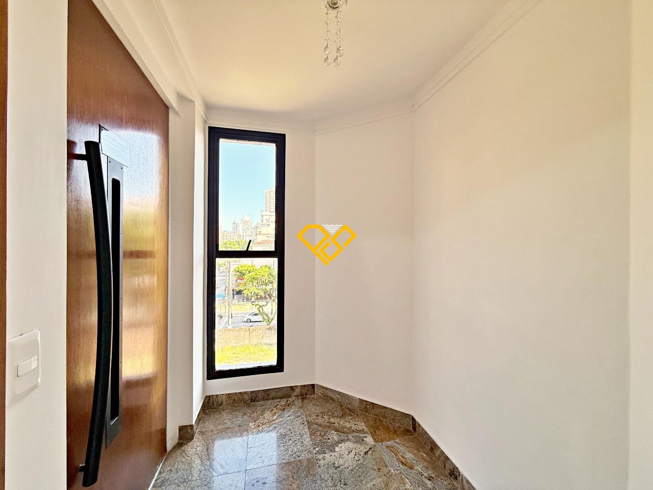 Apartamento à venda no Gonzaga: Hall privativo