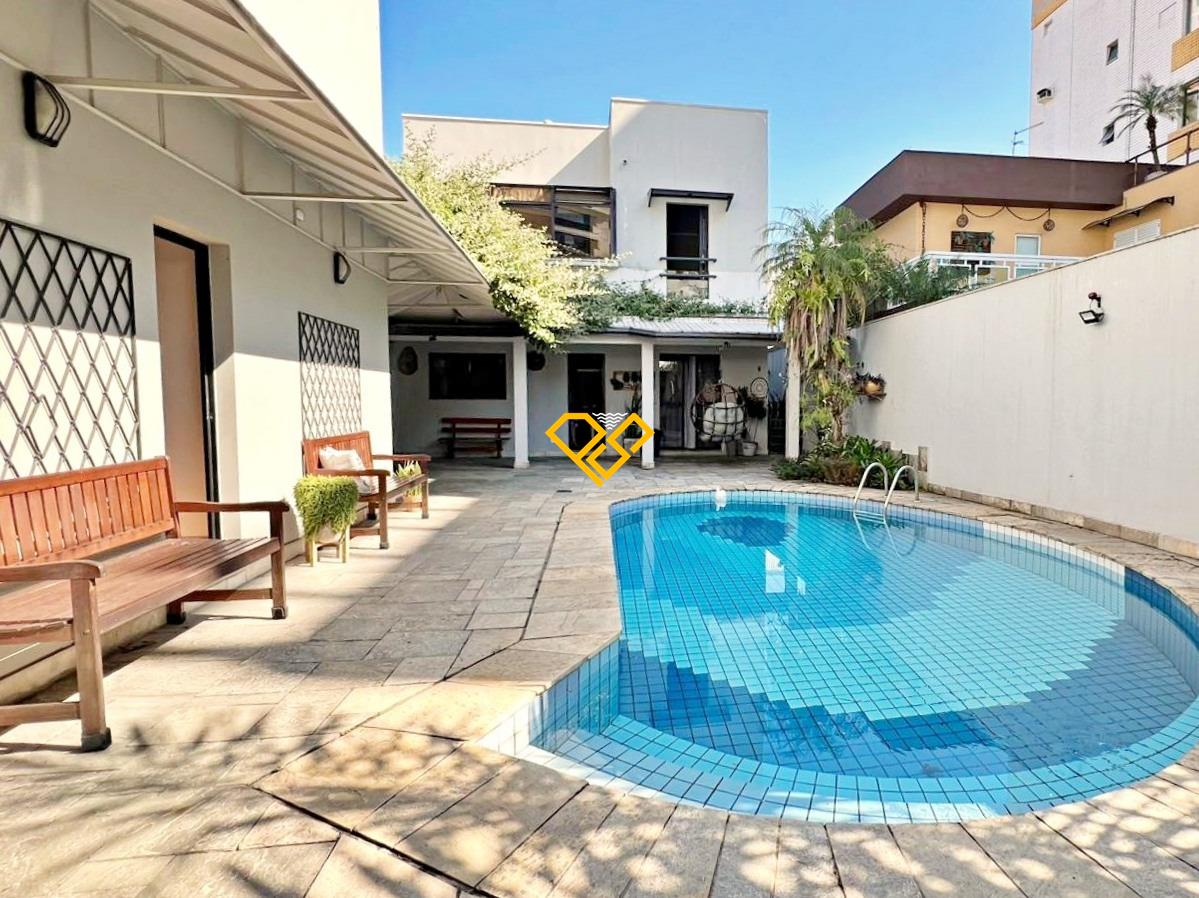 Sobrado à venda no José Menino: 