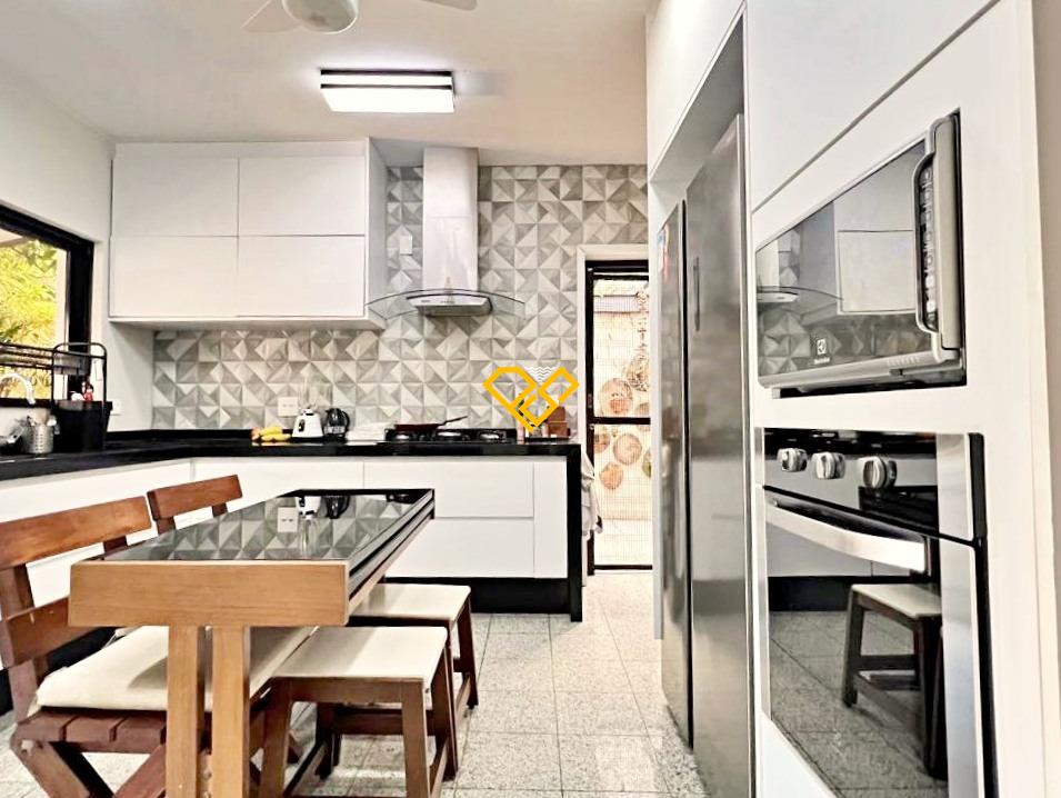 Sobrado à venda no José Menino: