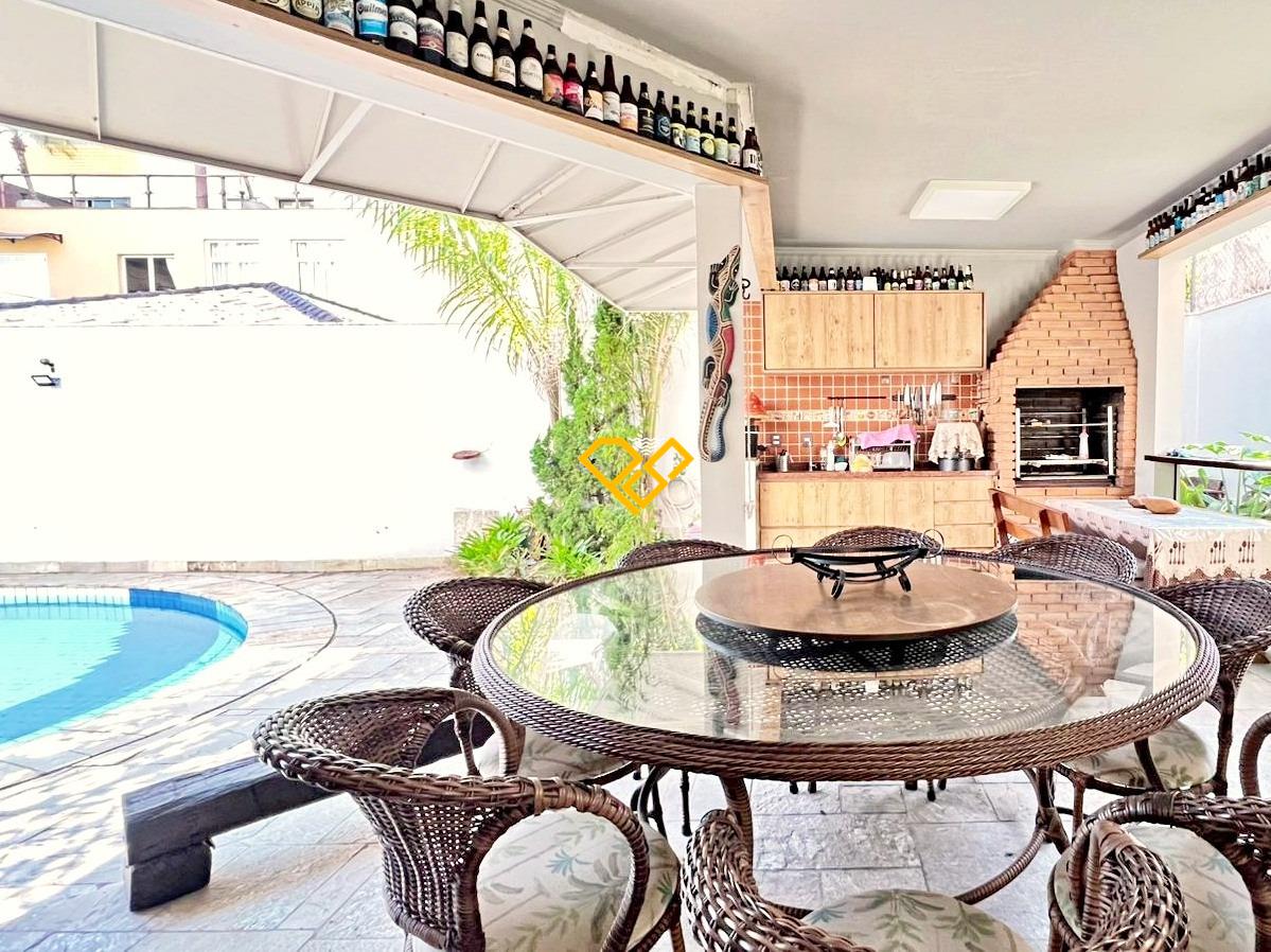 Sobrado à venda no José Menino: 