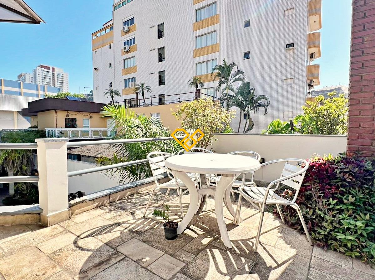 Sobrado à venda no José Menino: