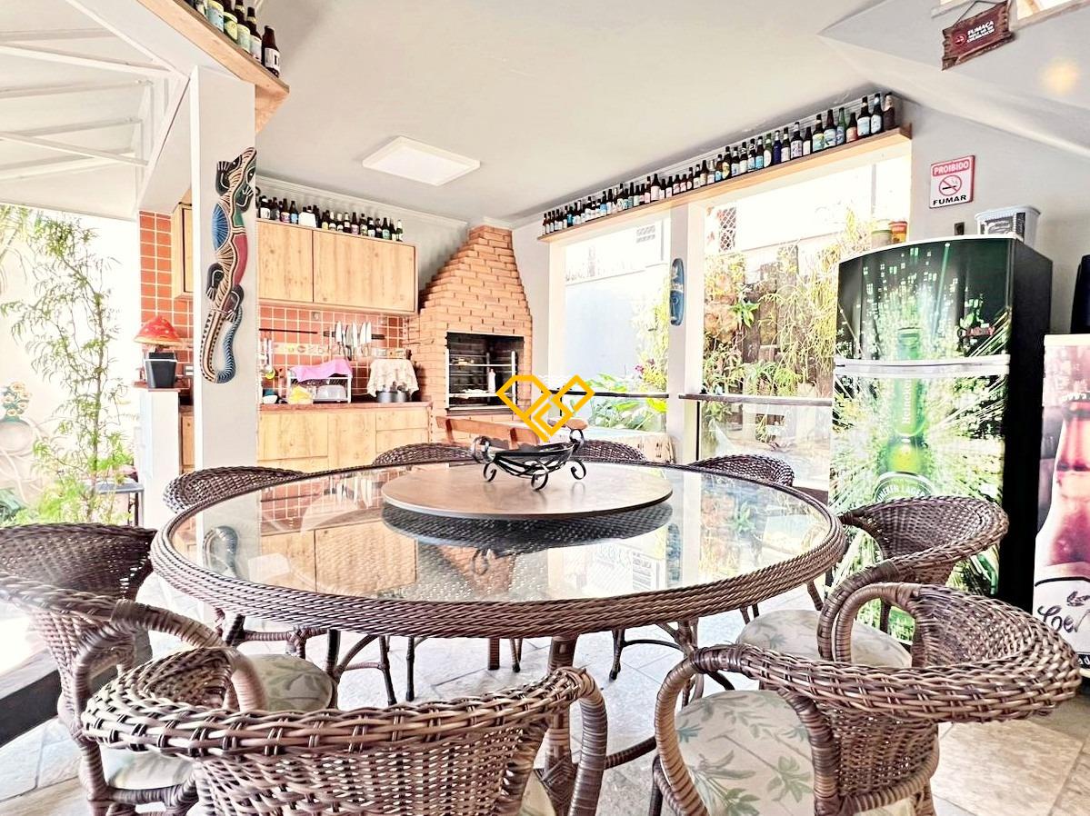 Sobrado à venda no José Menino: