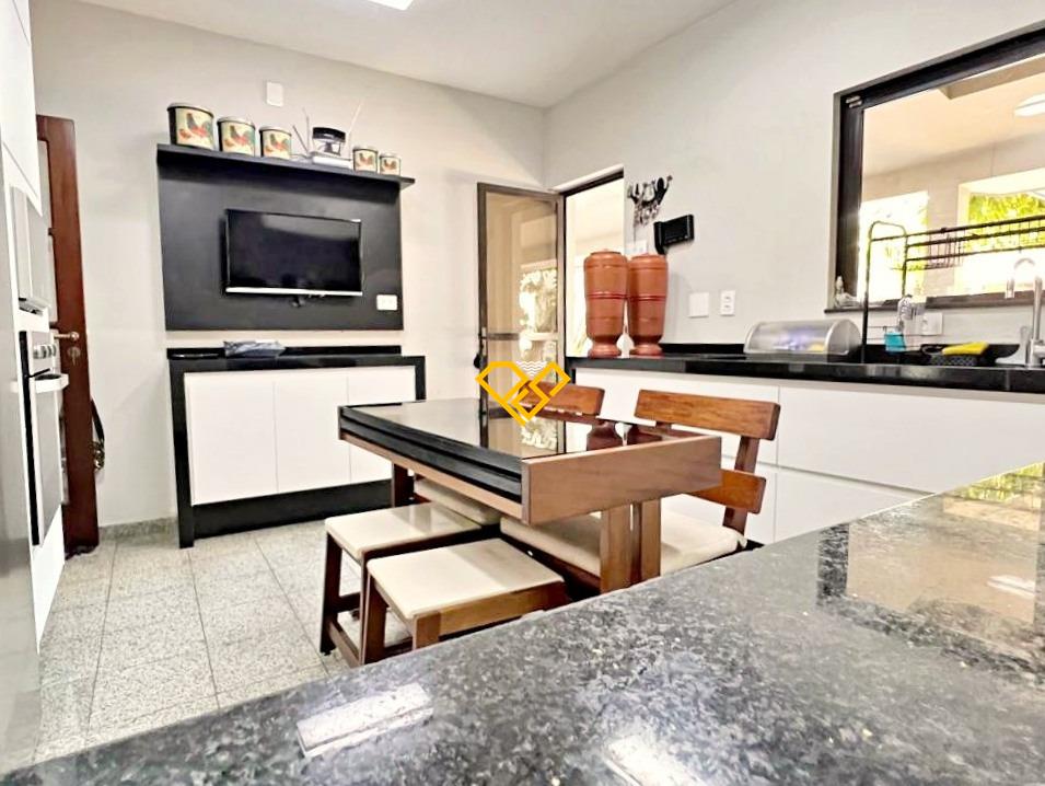 Sobrado à venda no José Menino: