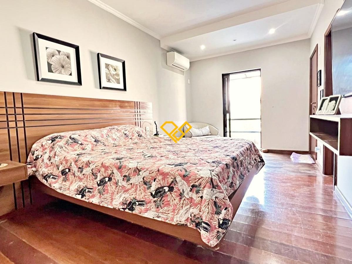 Sobrado à venda no José Menino: