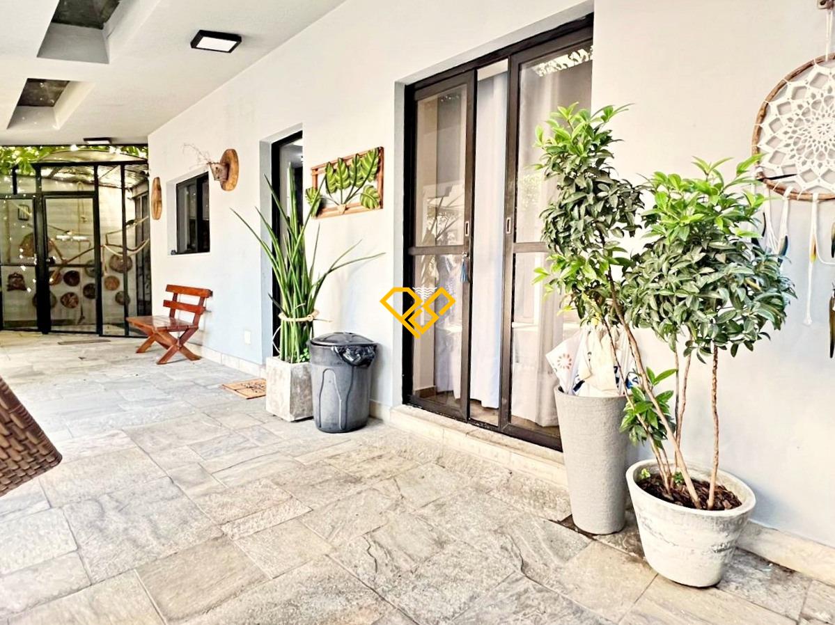 Sobrado à venda no José Menino: