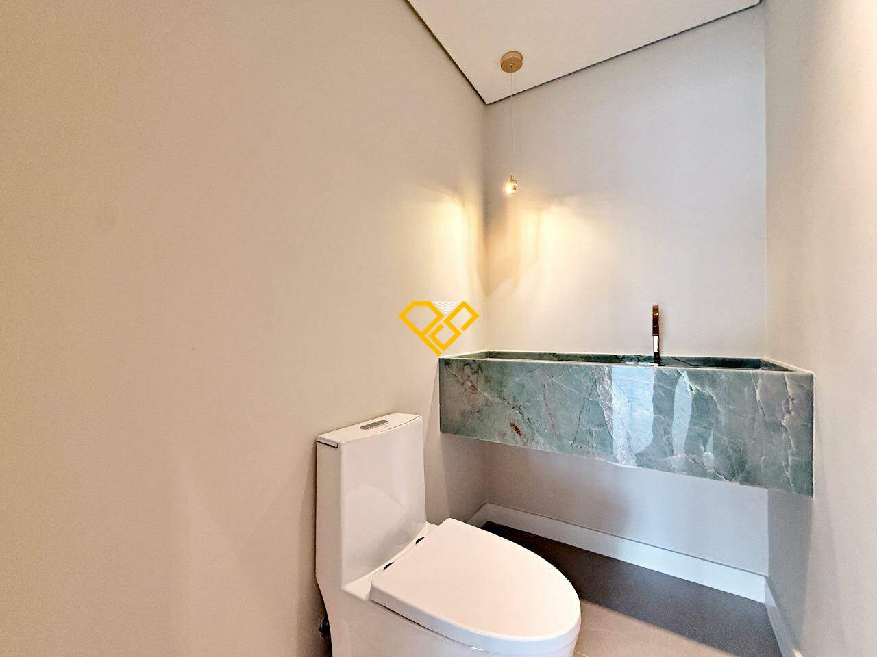 Apartamento à venda no Gonzaga: Lavabo