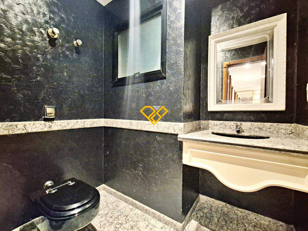 Apartamento à venda no Gonzaga: Lavabo