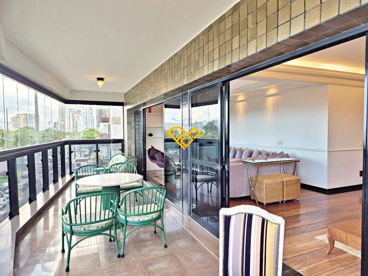 Apartamento à venda no Gonzaga: Varanda