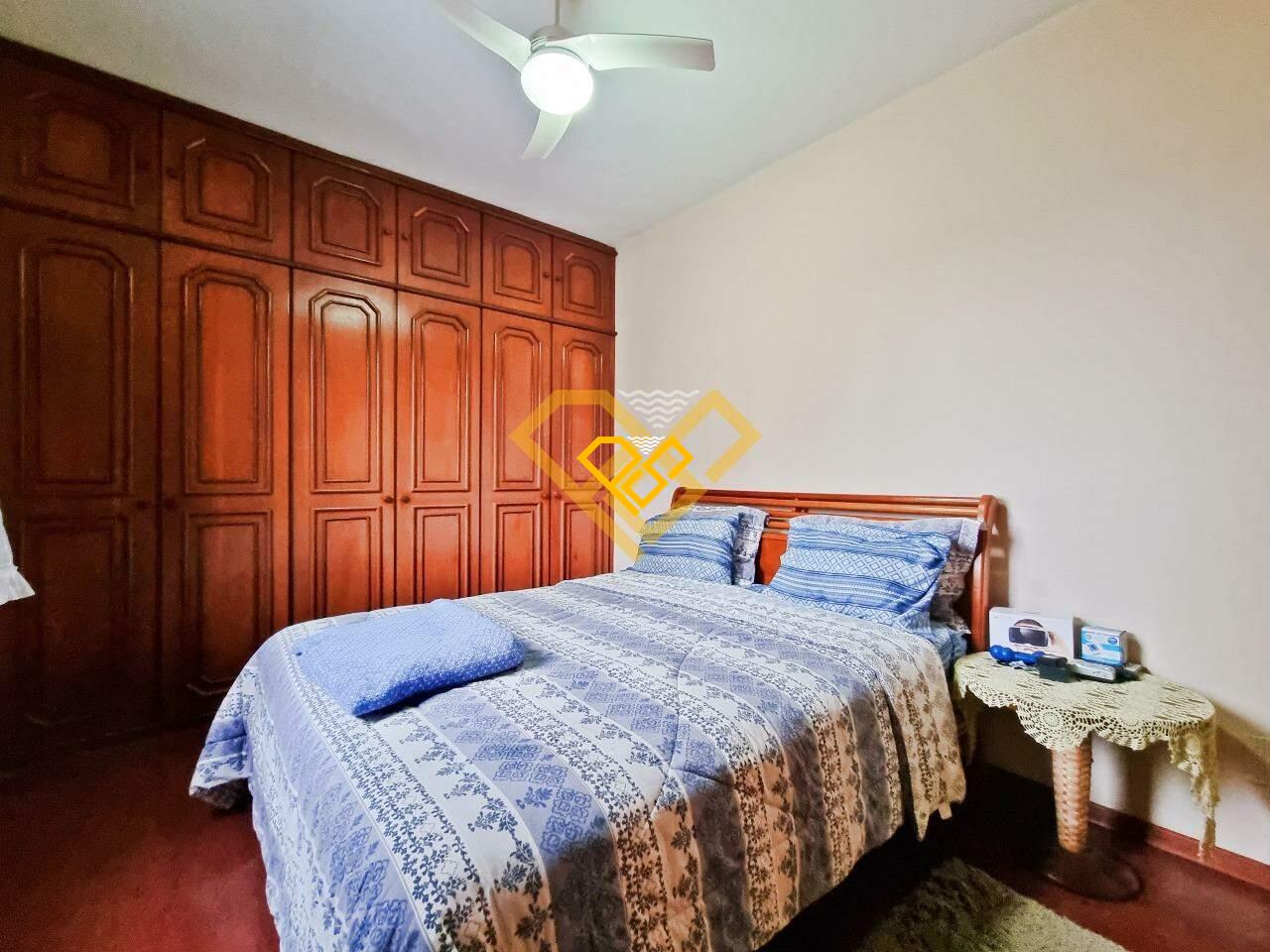 Apartamento à venda no Ponta da Praia: Quarto