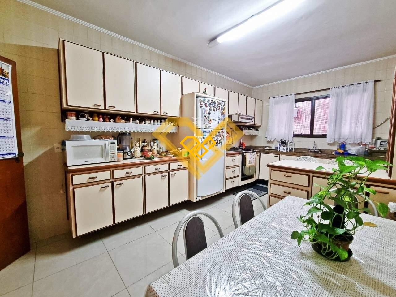 Apartamento à venda no Ponta da Praia: Cozinha