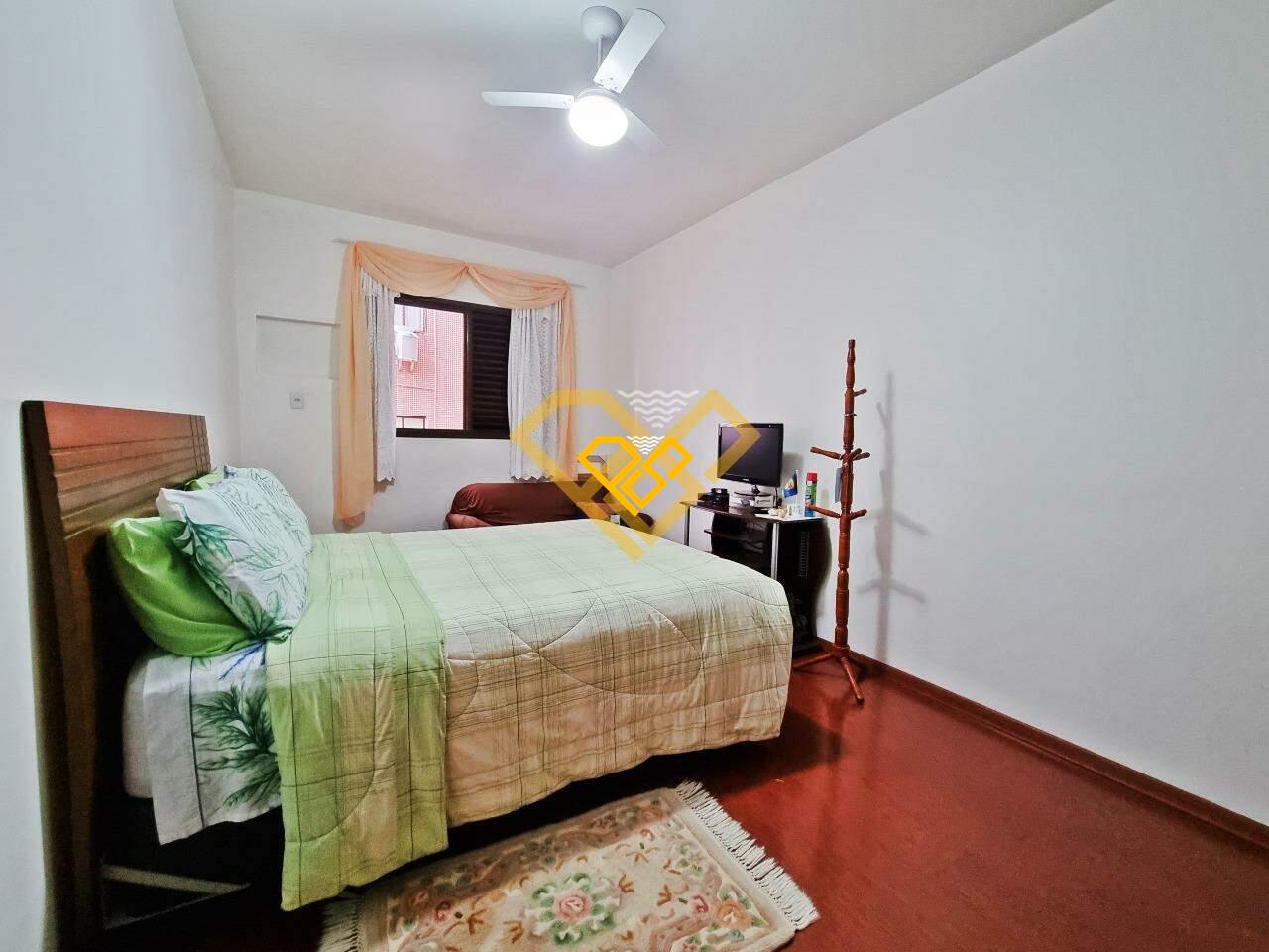 Apartamento à venda no Ponta da Praia: Quarto