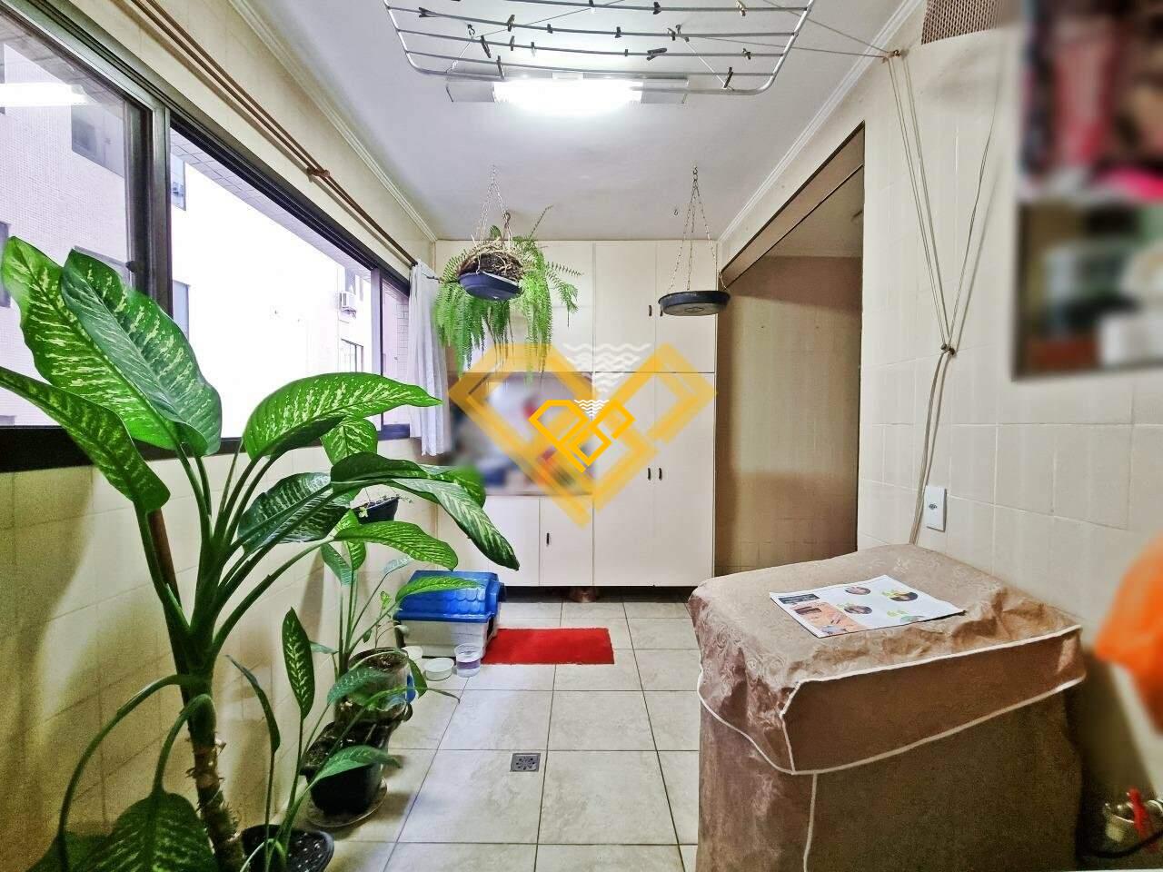 Apartamento à venda no Ponta da Praia: Área de serviço