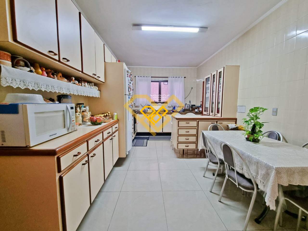 Apartamento à venda no Ponta da Praia: Cozinha
