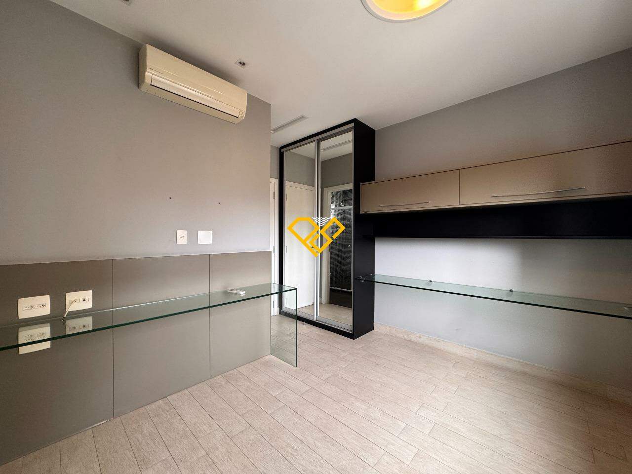 Apartamento à venda no Embaré: Suite 2
