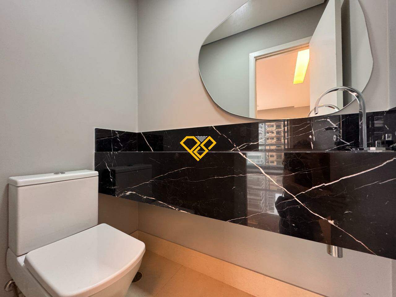 Apartamento à venda no Embaré: Lavabo