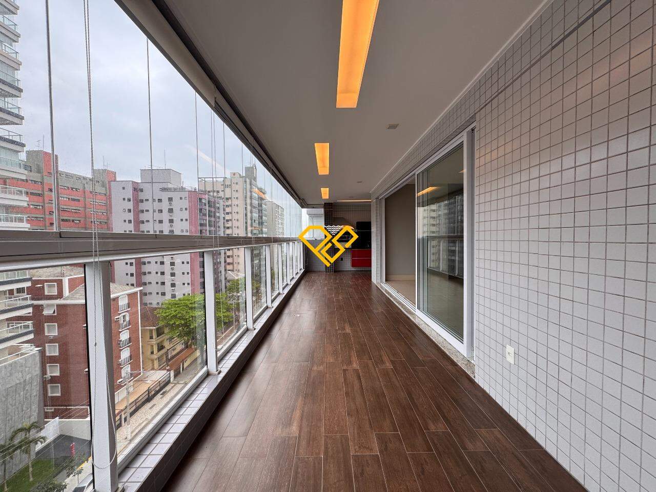 Apartamento à venda no Embaré: Varanda
