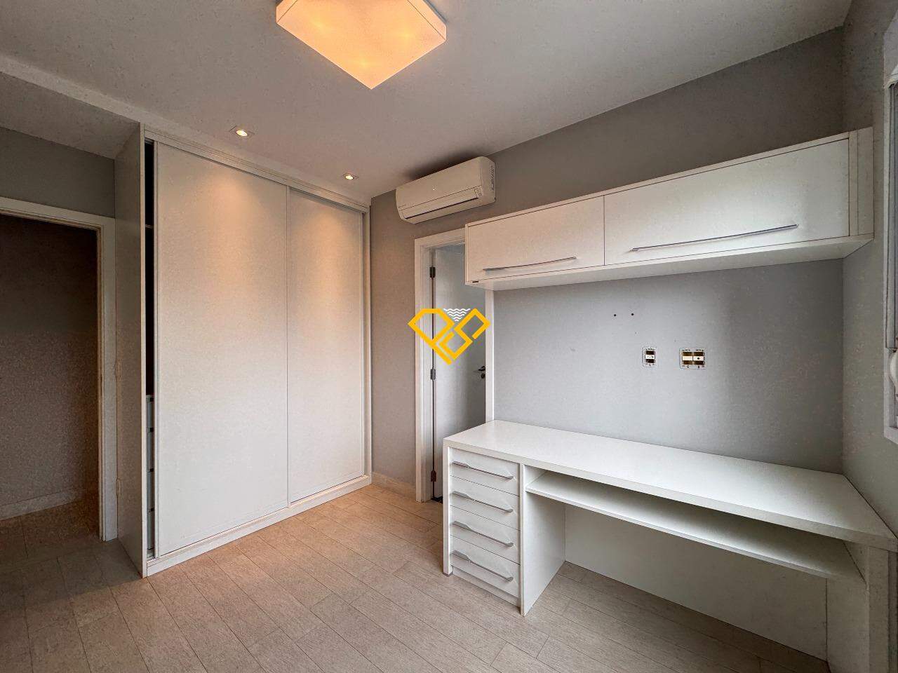 Apartamento à venda no Embaré: Suite 1