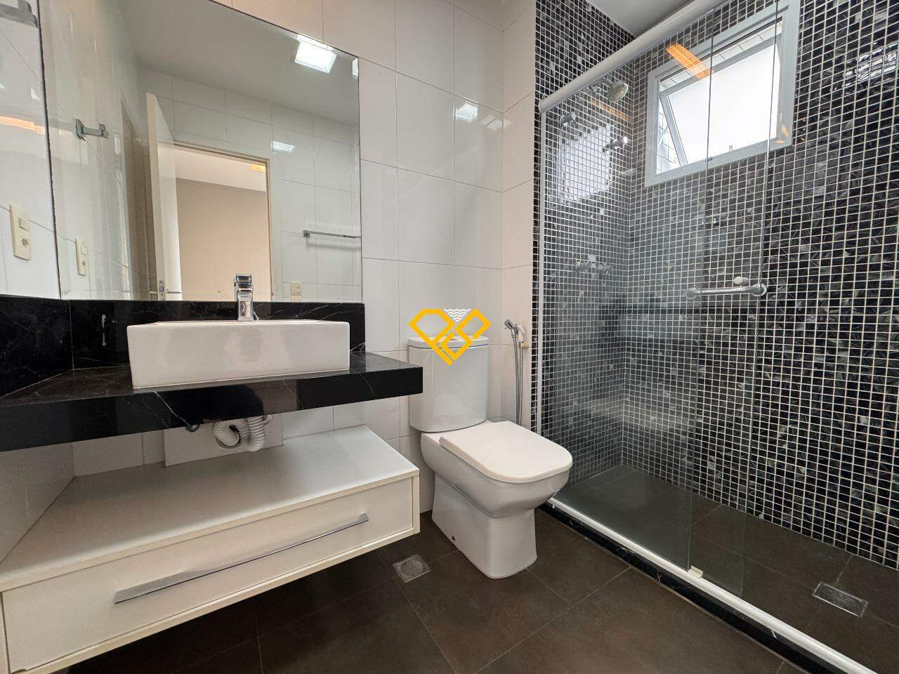 Apartamento à venda no Embaré: WC suite 1
