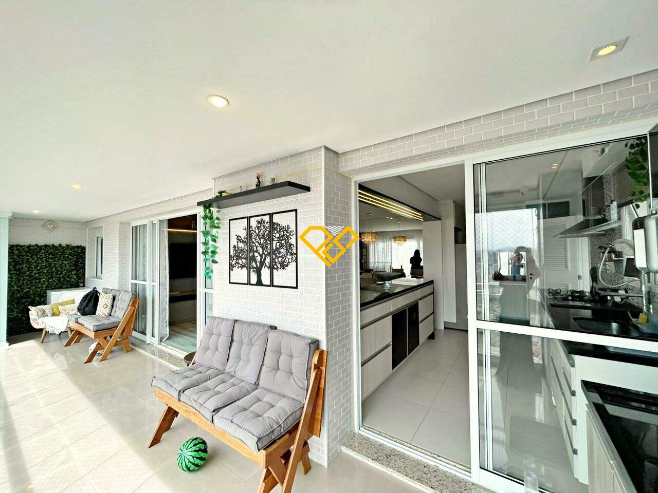 Apartamento à venda no Marapé: Varanda com churrasqueira